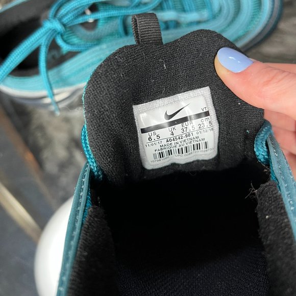 NIKE VAPORMAX Size 6.5 - Picture 2 of 6